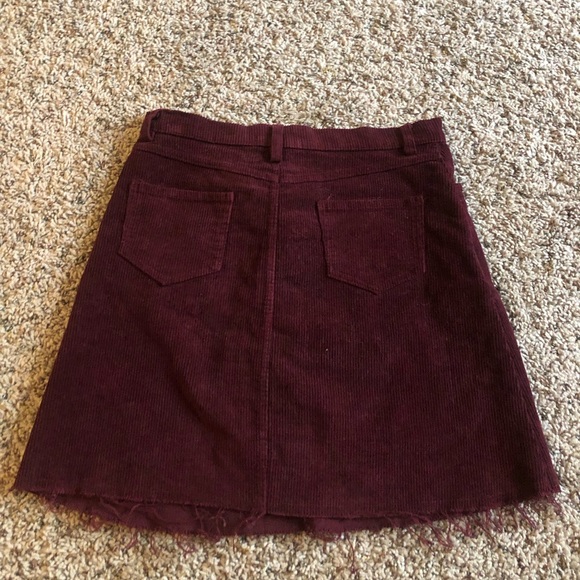 Brandy Melville burgundy skirt - Picture 3 of 5